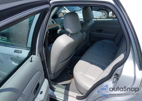 2003 Ford Crown Victoria Lx из США, поврежденный, VIN 2FAFP74W33X185640